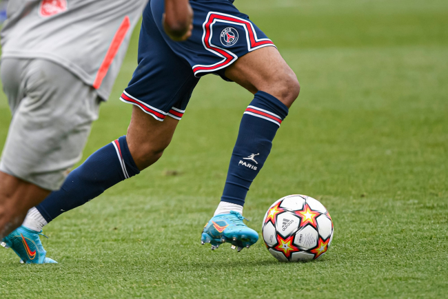 Le nez cassé de Kylian Mbappé : entretien du Dr Jacquin avec Sud Radio et SoFoot