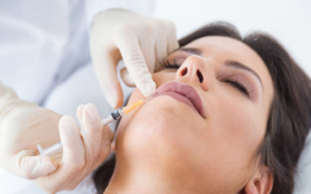 Traitement des rides : plutôt Botox ou Acide Hyaluronique ?